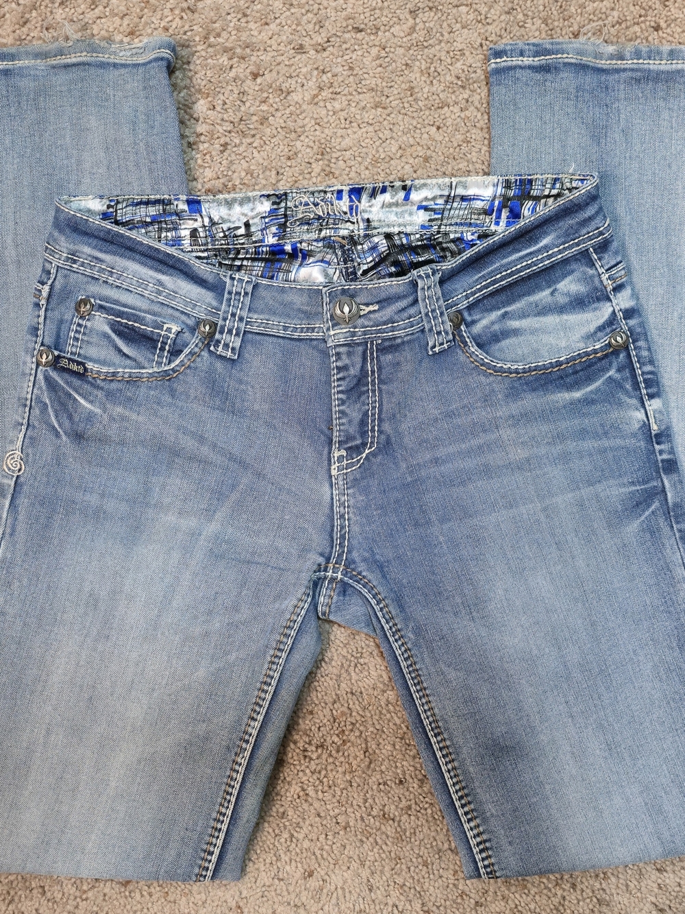VINTAGE Y2K Embroidered, Embellished Fleur-di-Lis Bootcut Jeans!